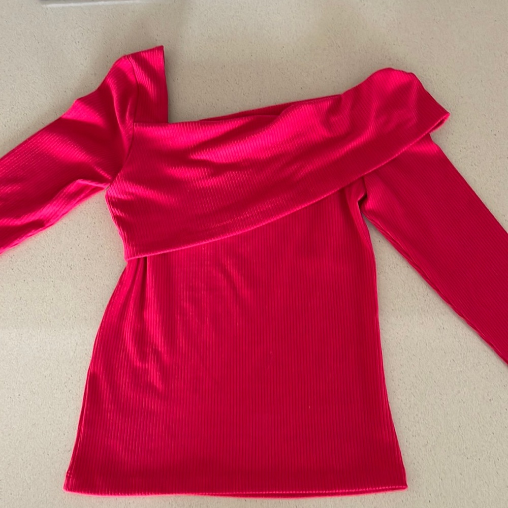 Adorable off shoulder red top